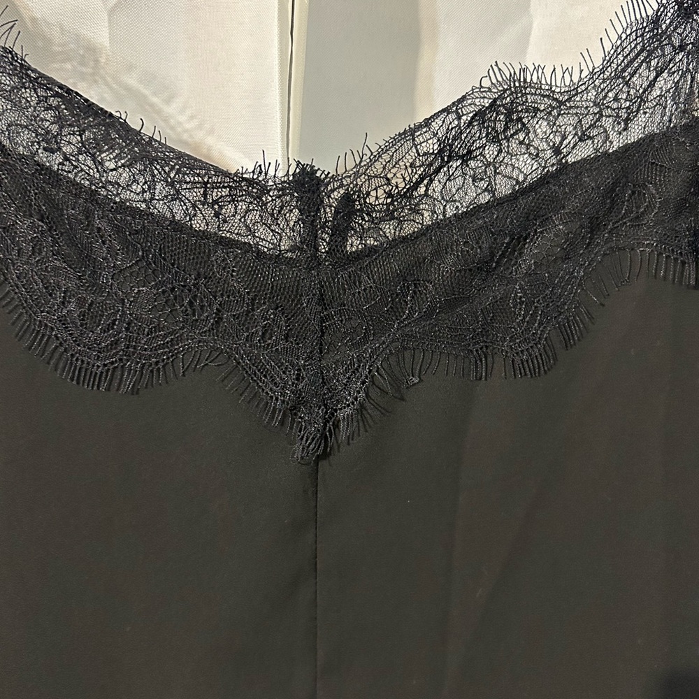 Cold shoulder - Picture 4 of 5